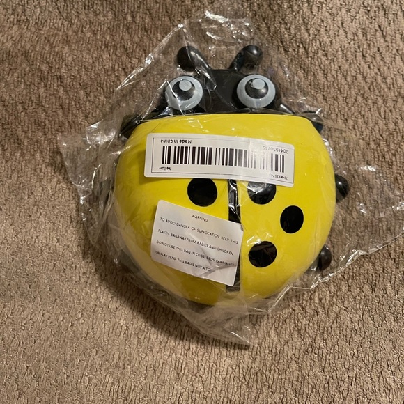 🌟Pick Any 2/$16 Sale Ladybug Toothbrush Holder (Yellow) - Picture 3 of 8